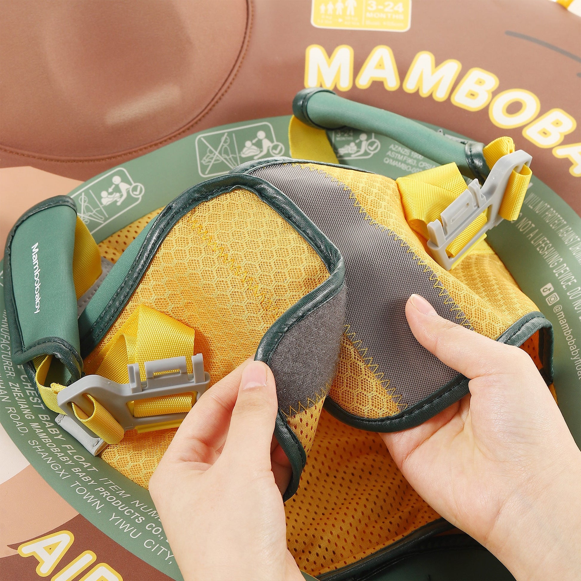 Instructional guide for parents on how to lock and unlock the Mambobaby Sloth non-inflatable baby swim trainer.